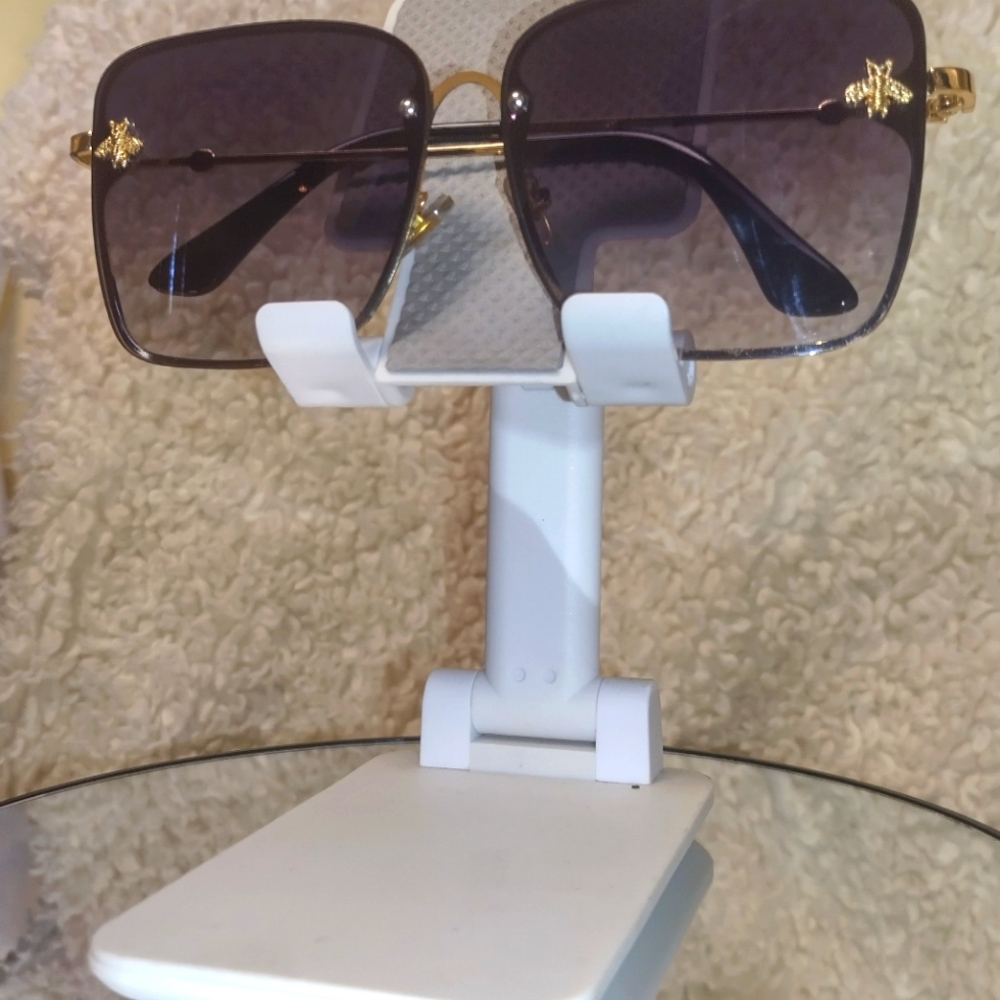 NWOT Wanna đ Seen sunglasses! - Picture 4 of 7